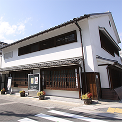伊丹市立工芸センター